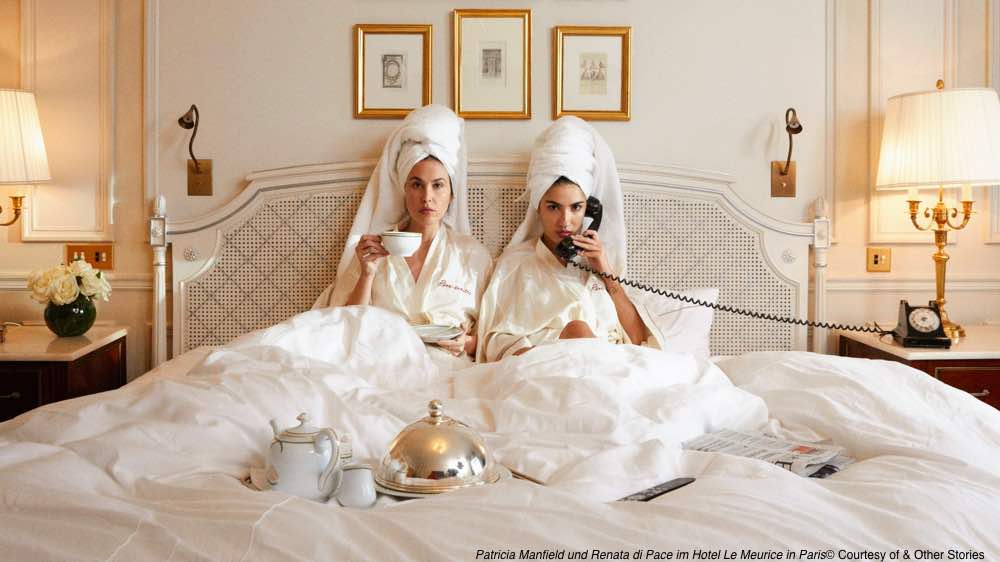 Patricia Manfield und Renata di Pace im Hotel Le Meurice in Paris© Courtesy of & Other Stories